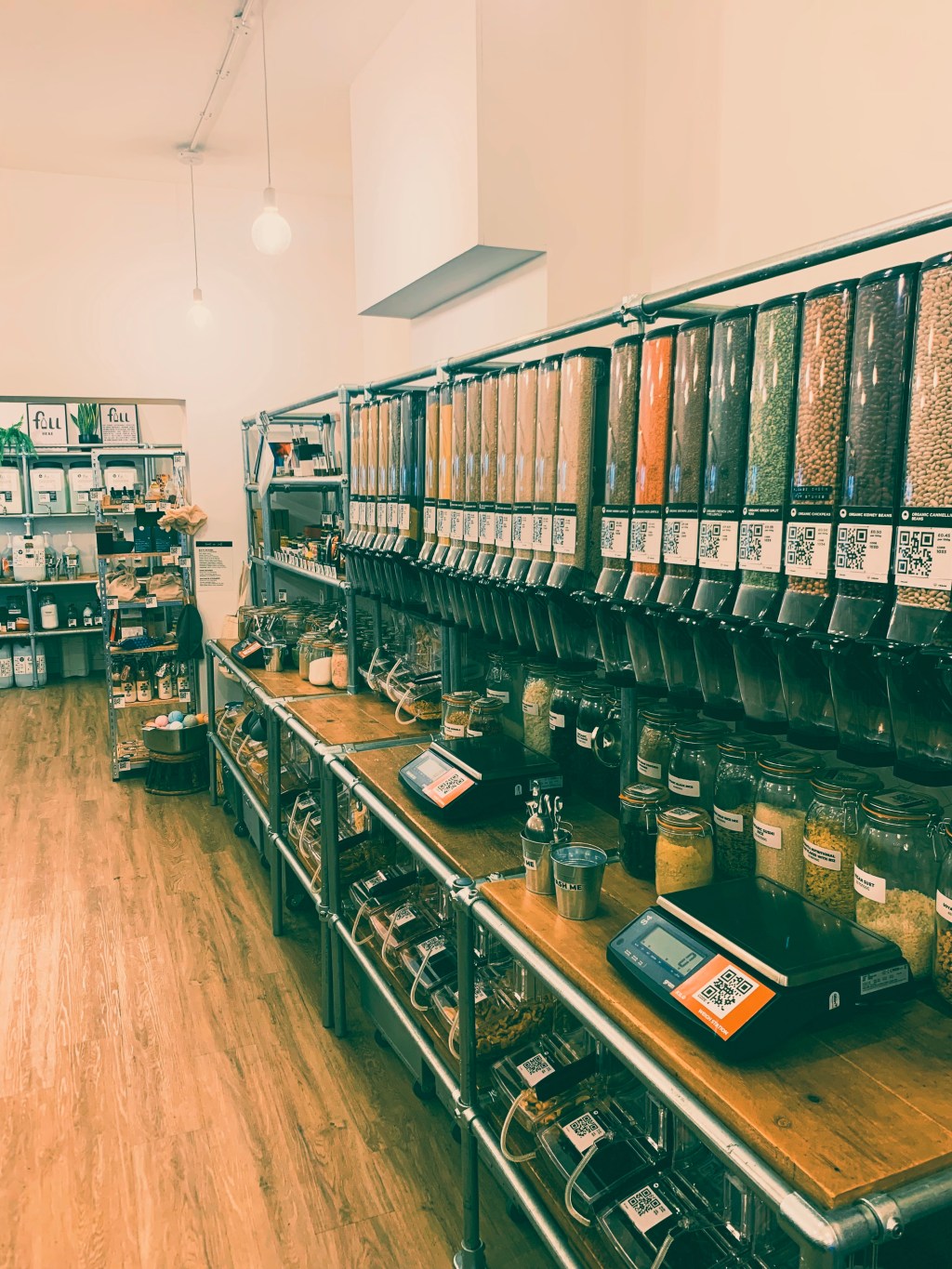 Save the planet –￼ use less&nbsp;plastic